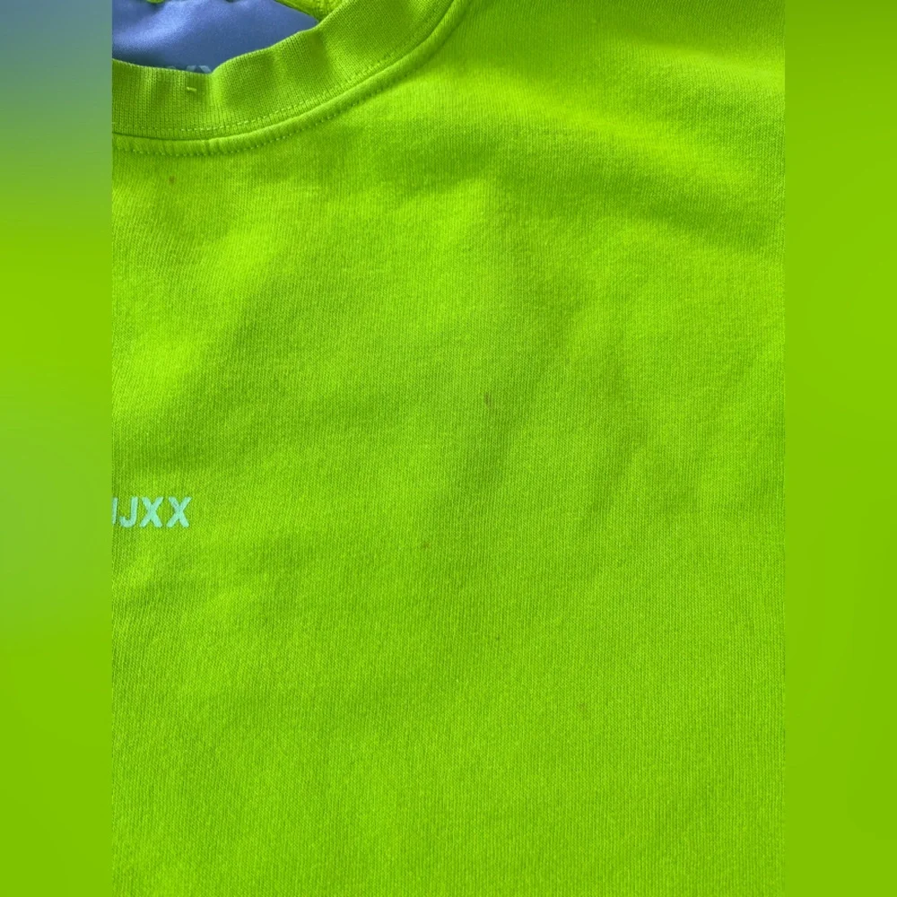 JJXX Womens Bright Green Long Sleeve Crop shirt - Picture 9 of 10